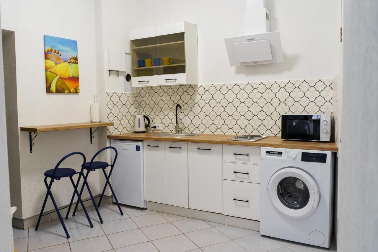 Charming Apartments In The Heart Of Lviv - Valova, Nasypna Str Exterior photo